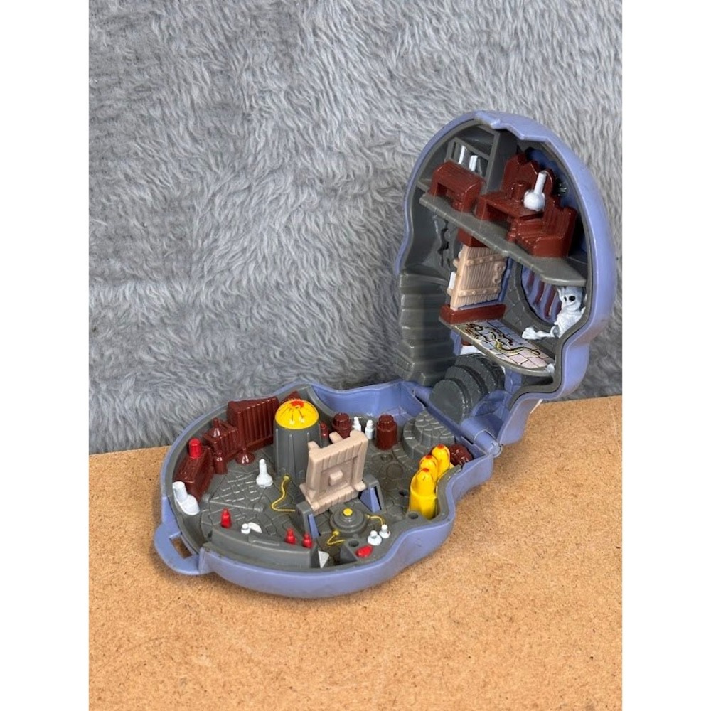 Vintage 1992 Bluebird Mighty Max Doom Zones Skull Dungeon Playset Compact Purple